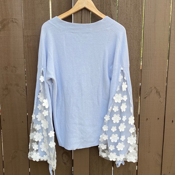 French Connection Caballo floral lace sleeve sweater in light blue size L - Picture 7 of 10
